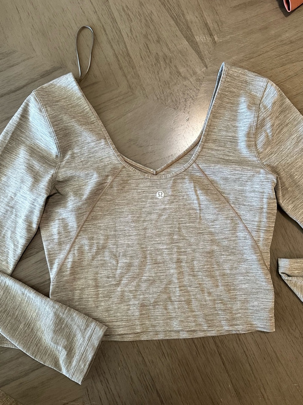 lululemon athletica Heathered Beige V-Neck Long Sleeve Crop Top